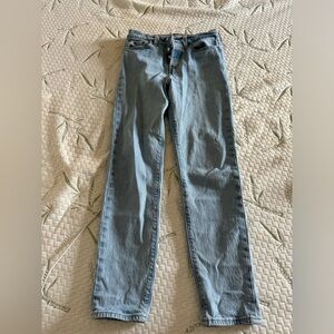 Levi wedgie jeans. Skinny leg. Size 25. Light wash.